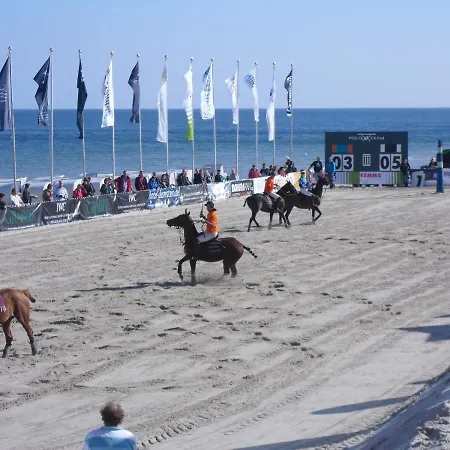 Mönchgut 1 Mit Wintergarten Und Terrasse *